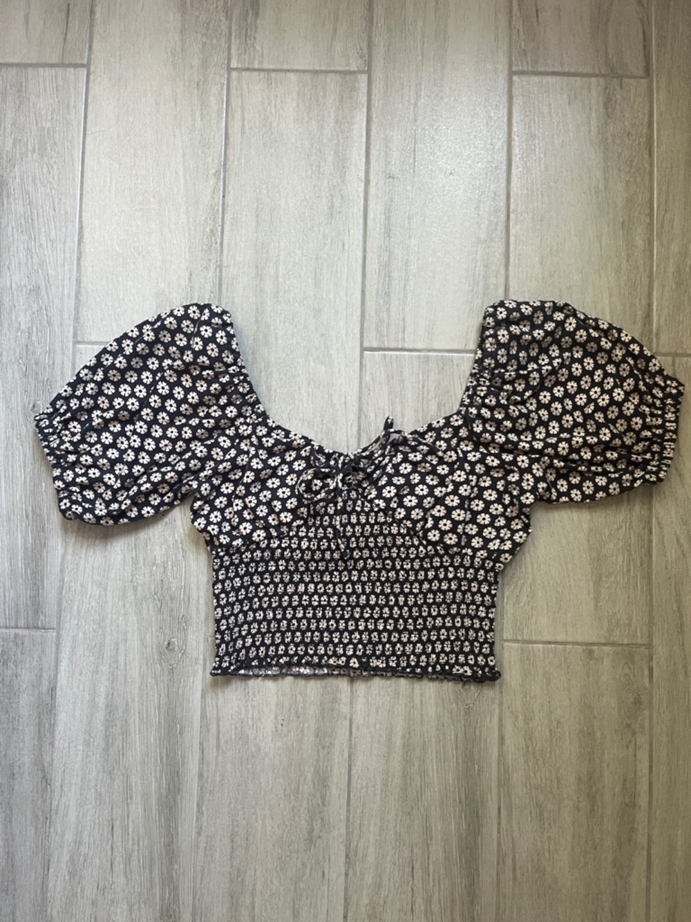 Billabong Smocked Puff Sleeve Crop Top - Grey/Blue & Cream - like new